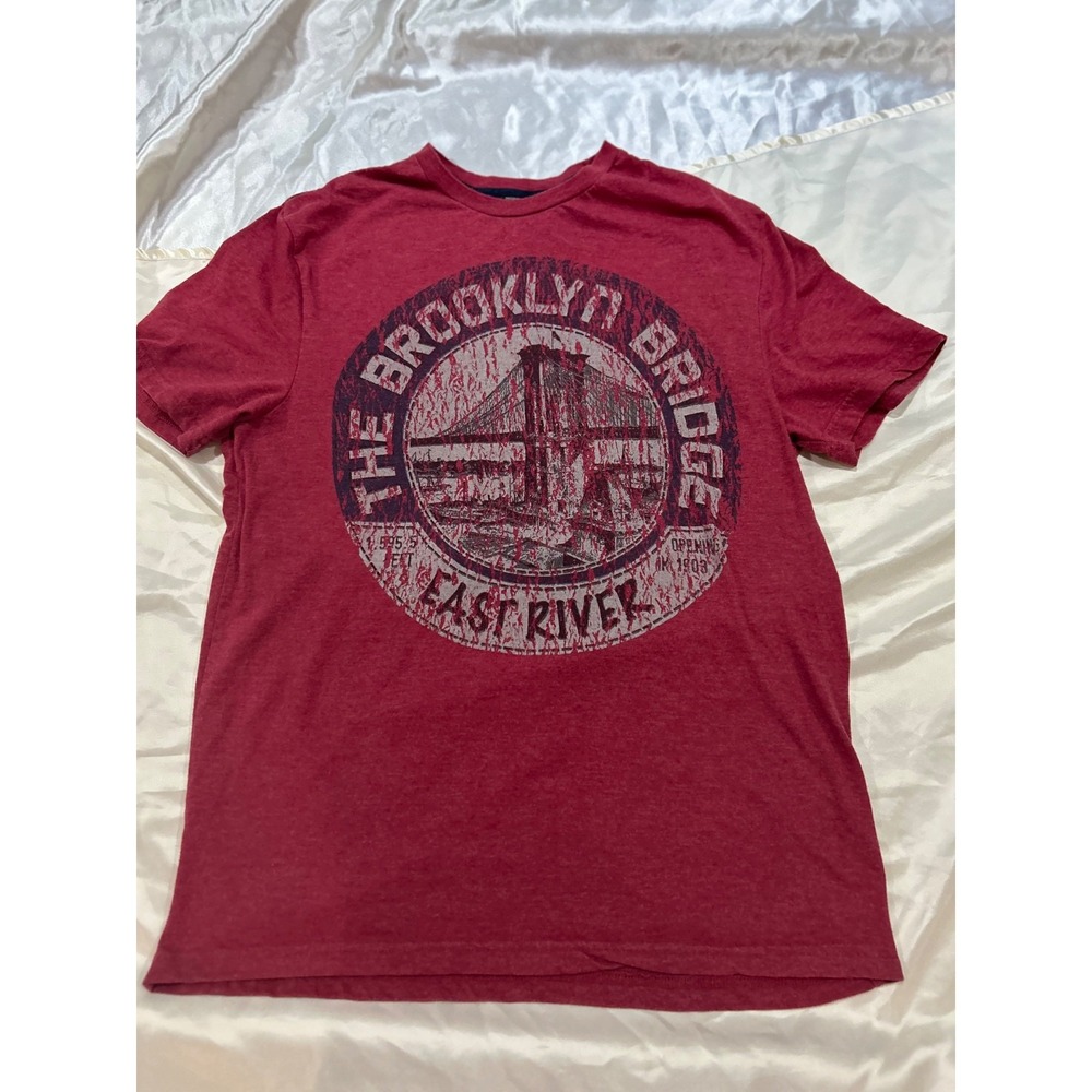 Buffalo David Bitton Neddy Brooklyn Bridge NYC Graphic T Shirt Mens M Red
